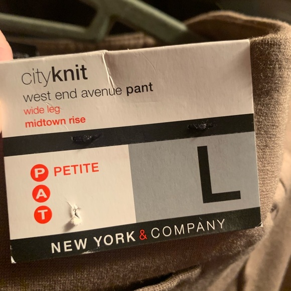 New York and Company New With Tags Large Petite Wide Leg Pants - Picture 4 of 7